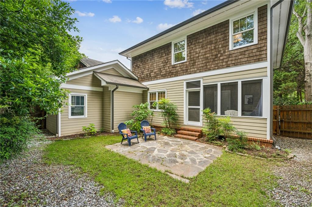 261 Elmira Place NE
