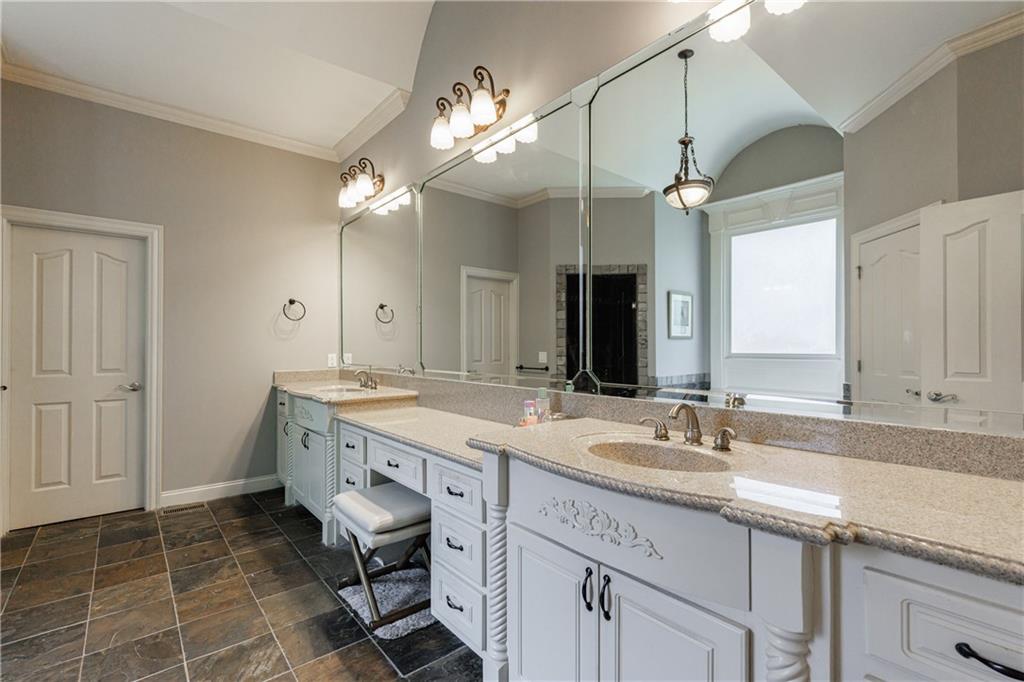 652 Pathview Court