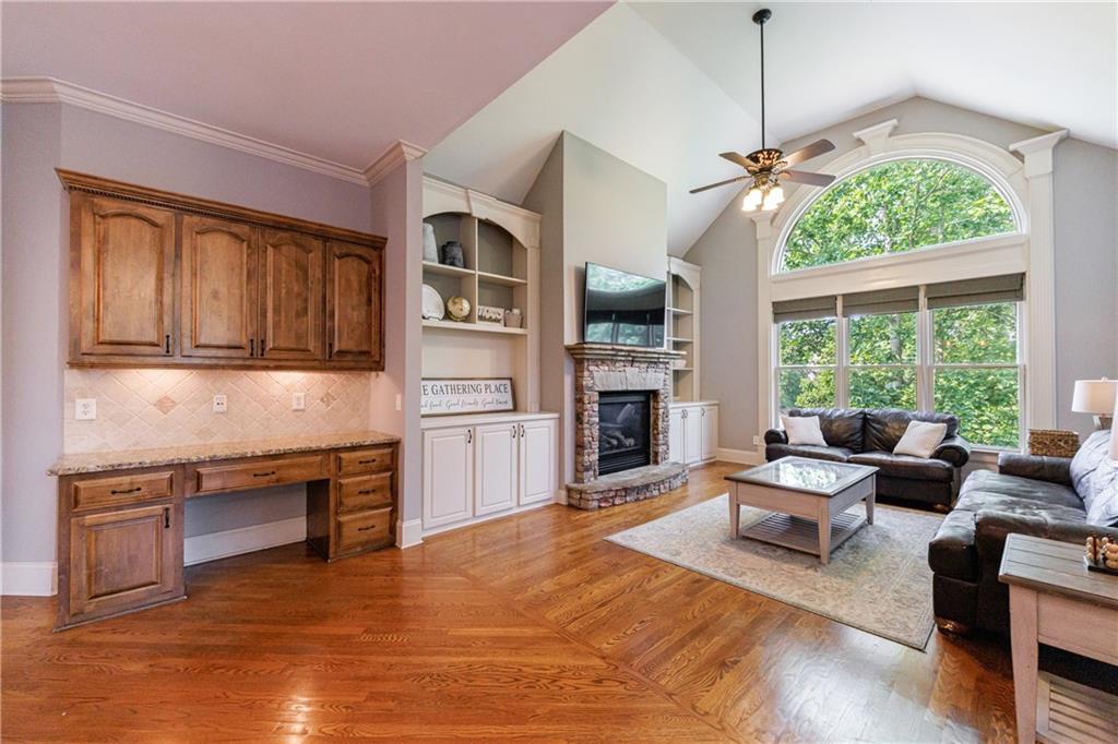 652 Pathview Court