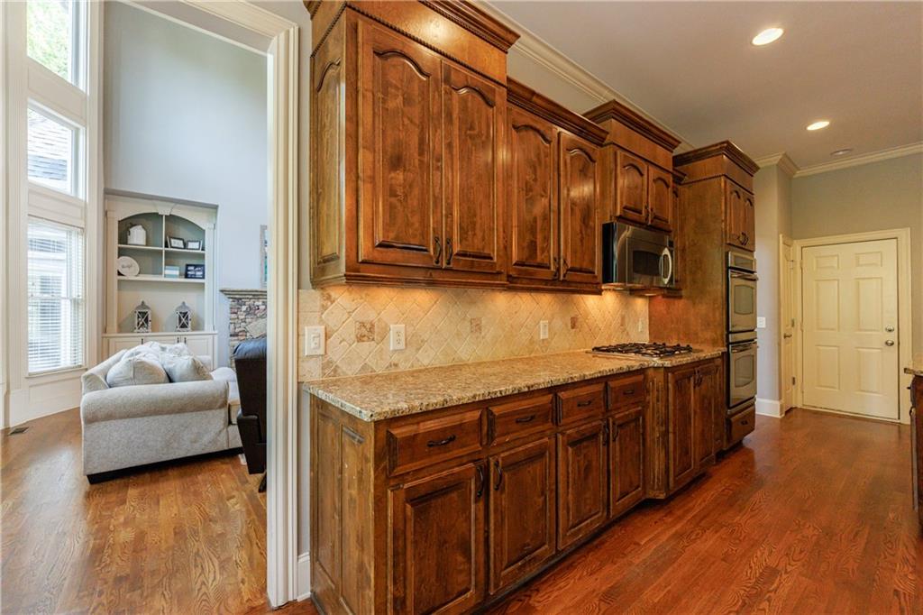 652 Pathview Court