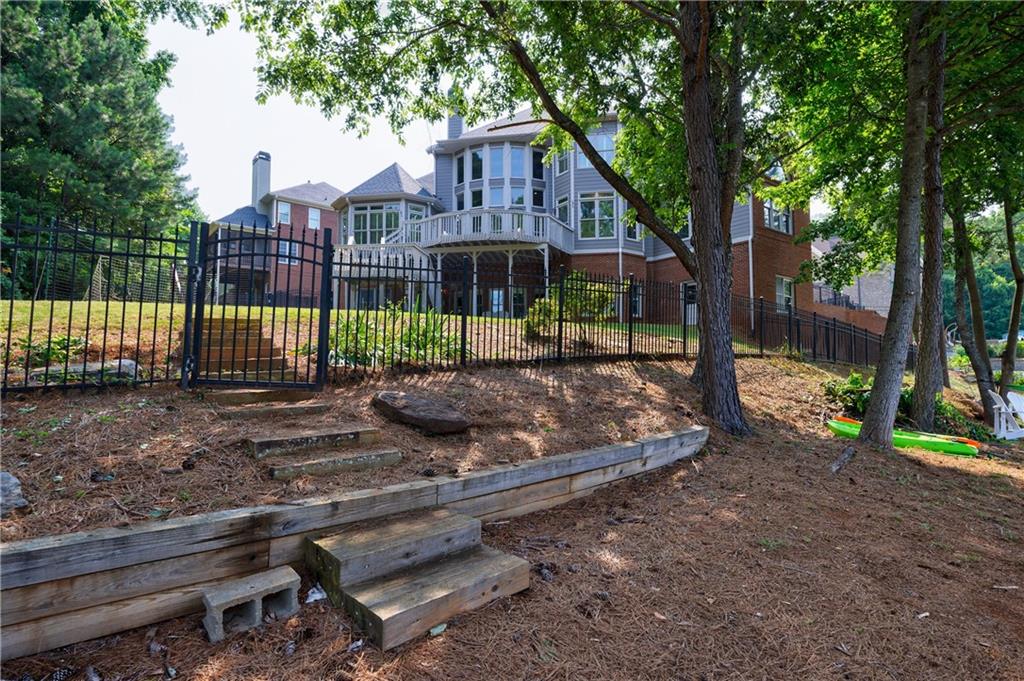 652 Pathview Court