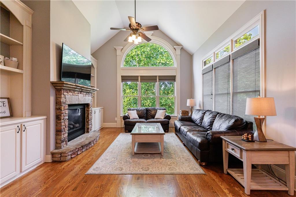 652 Pathview Court