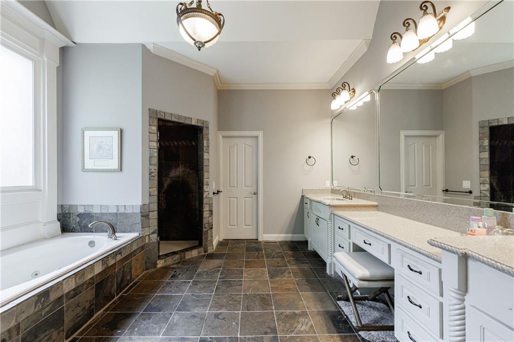 652 Pathview Court