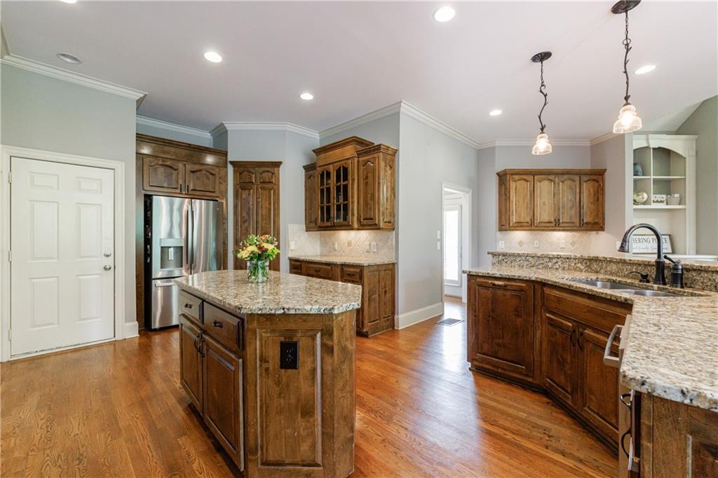 652 Pathview Court