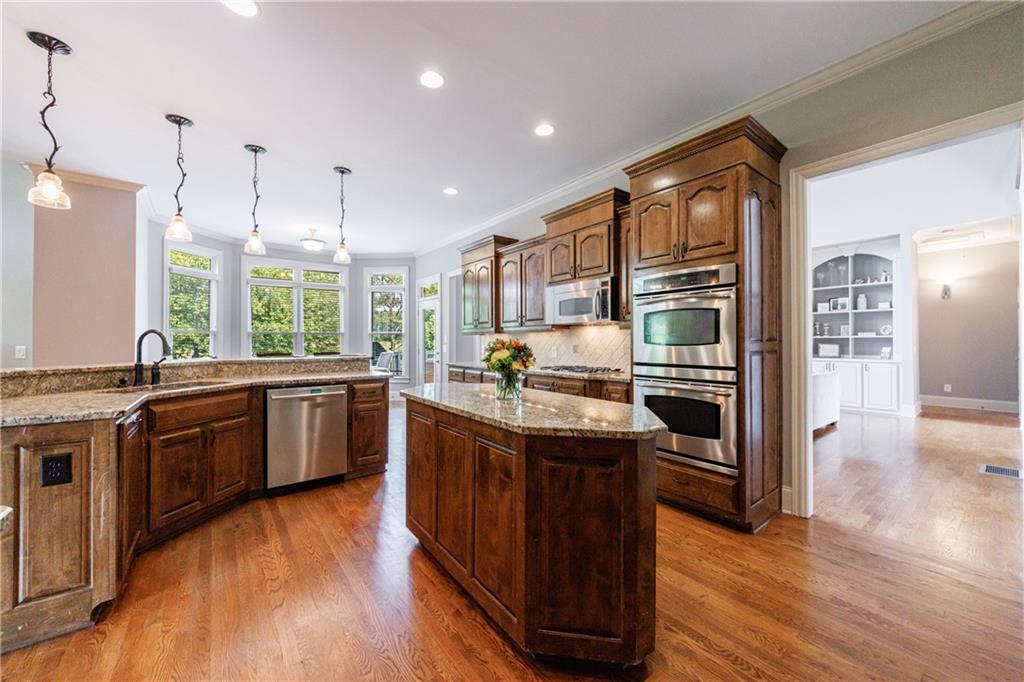 652 Pathview Court