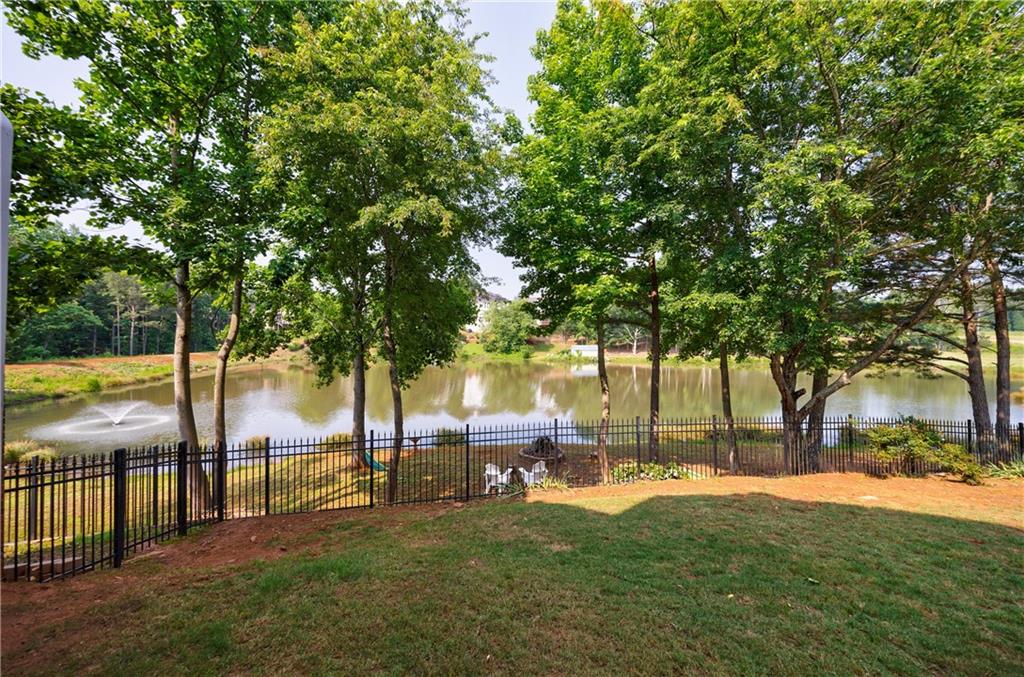 652 Pathview Court