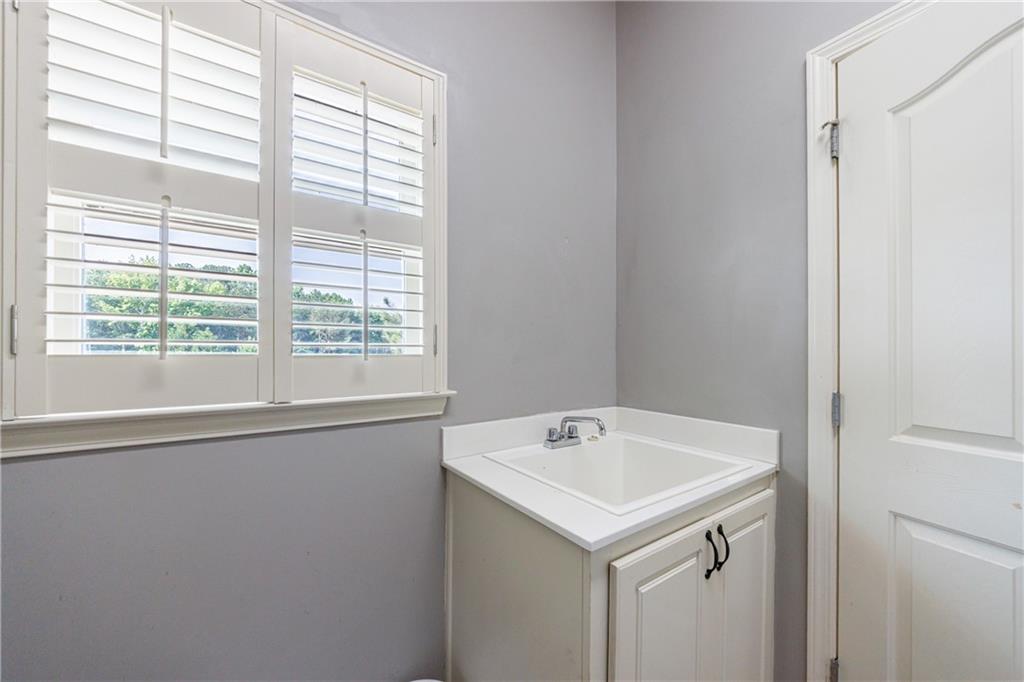 652 Pathview Court