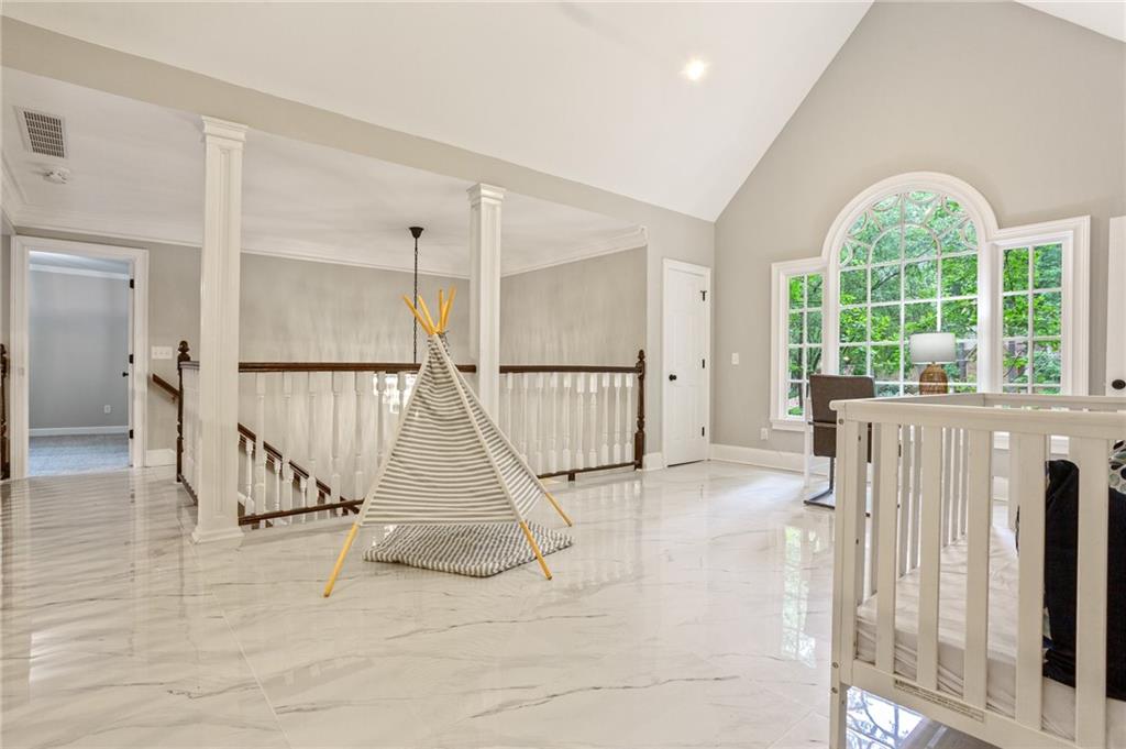 1183 Woods Circle NE