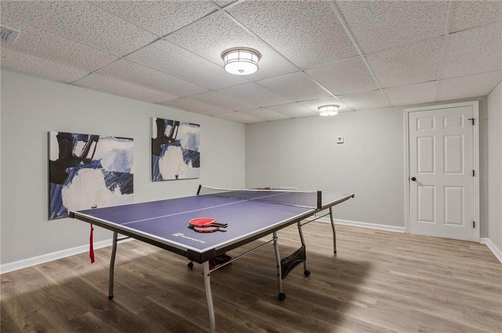 1183 Woods Circle NE