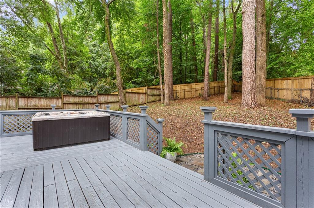 1183 Woods Circle NE