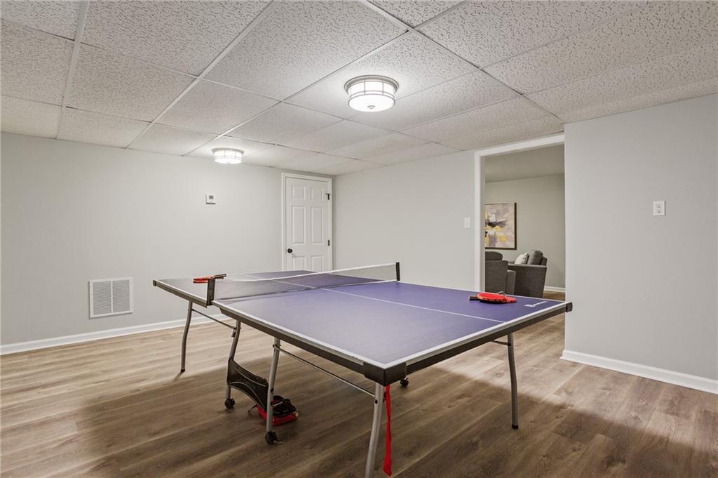 1183 Woods Circle NE