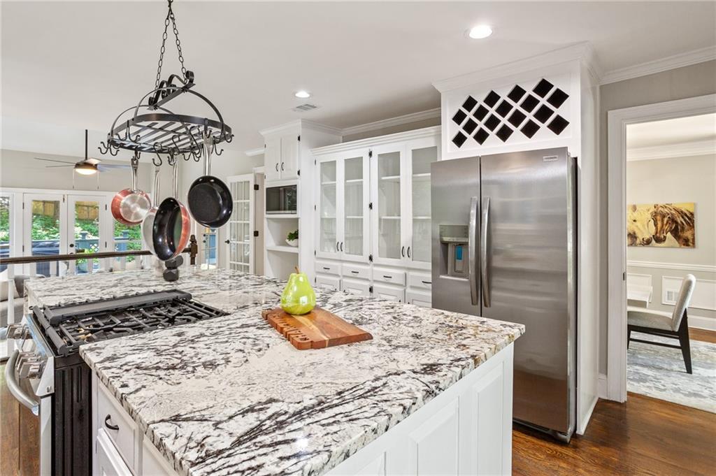 1183 Woods Circle NE