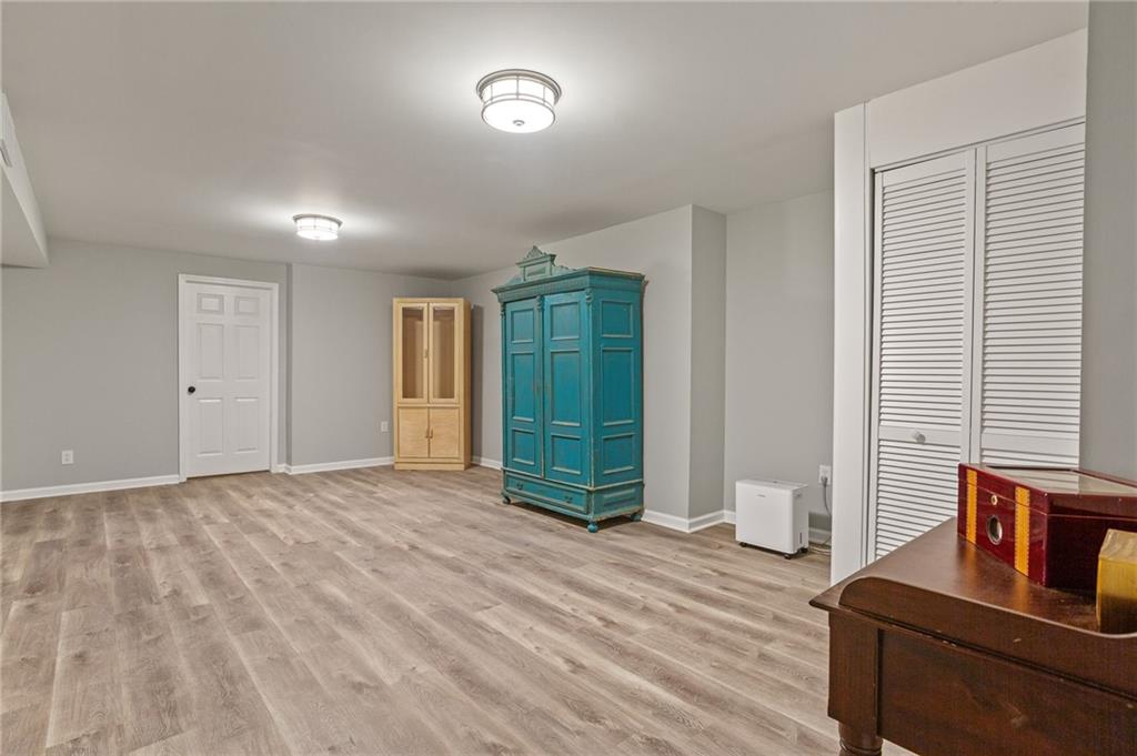 1183 Woods Circle NE