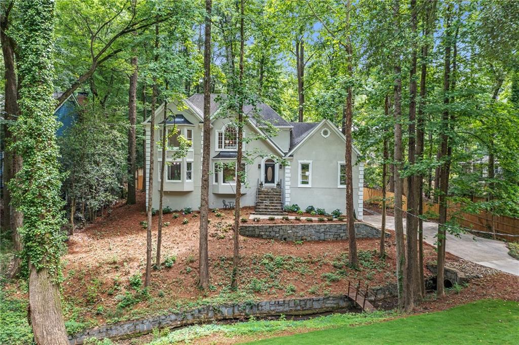 1183 Woods Circle NE