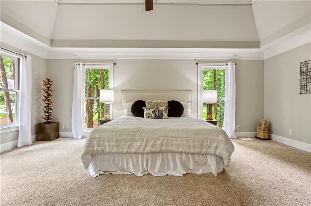 1183 Woods Circle NE