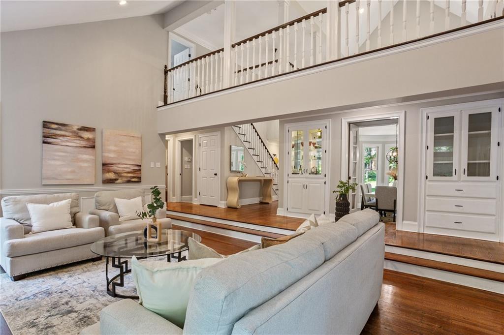 1183 Woods Circle NE