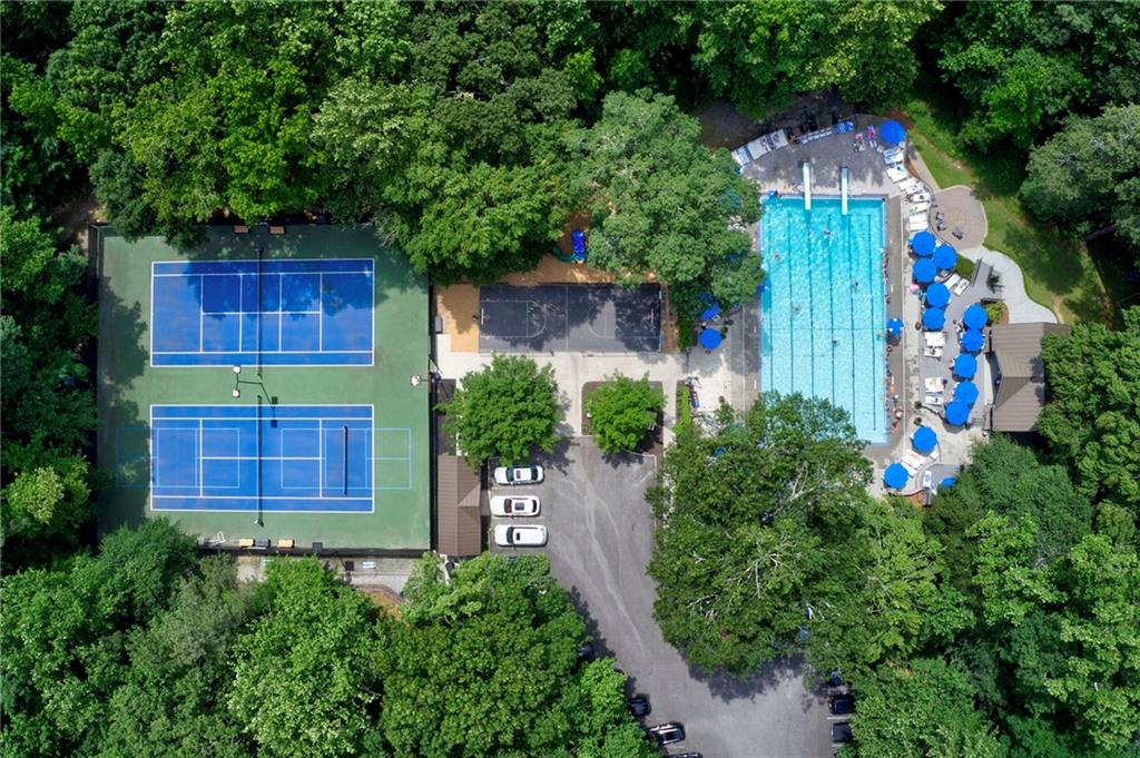 1183 Woods Circle NE