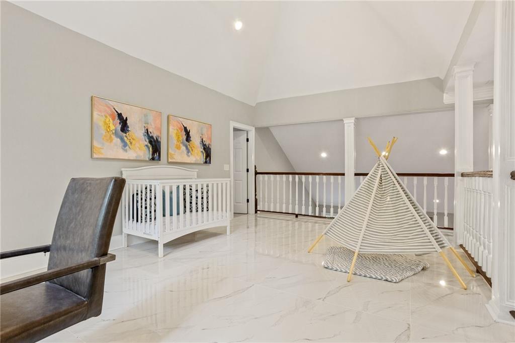 1183 Woods Circle NE