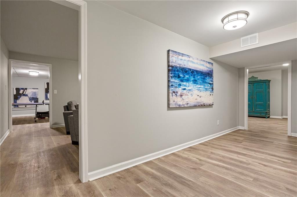 1183 Woods Circle NE