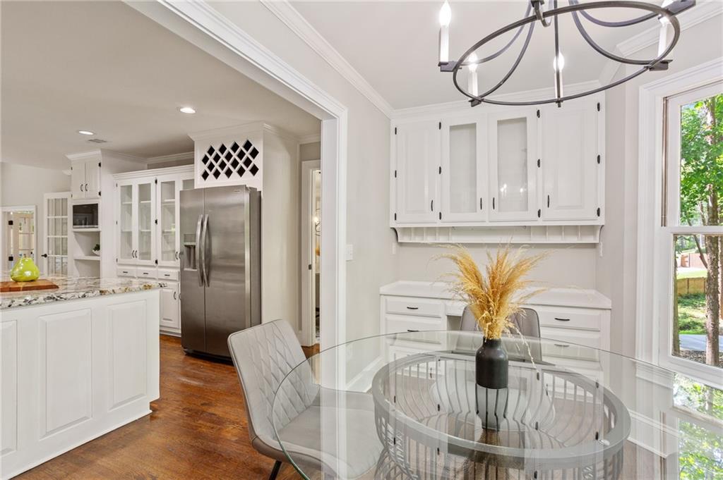 1183 Woods Circle NE