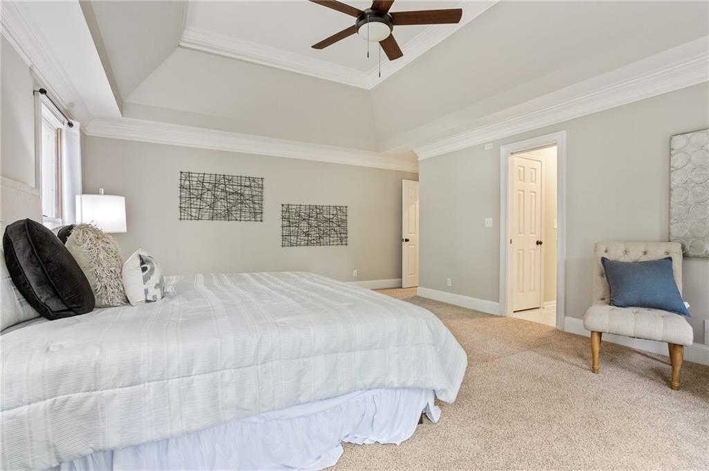 1183 Woods Circle NE