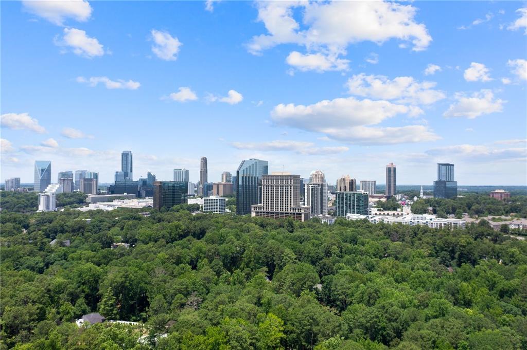 1183 Woods Circle NE