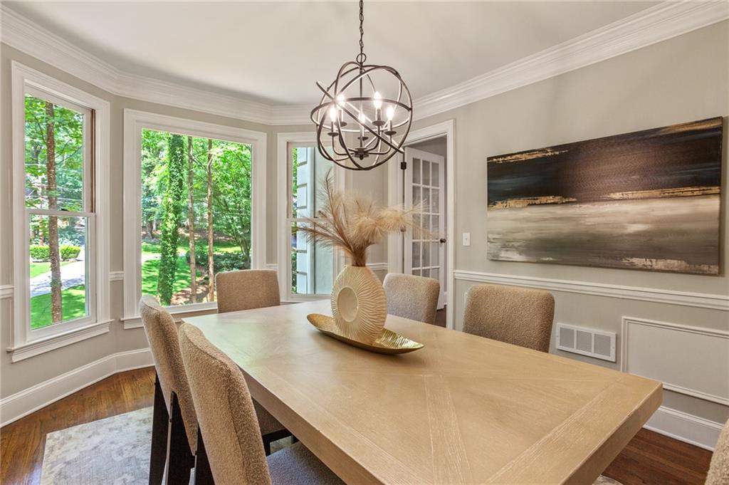 1183 Woods Circle NE