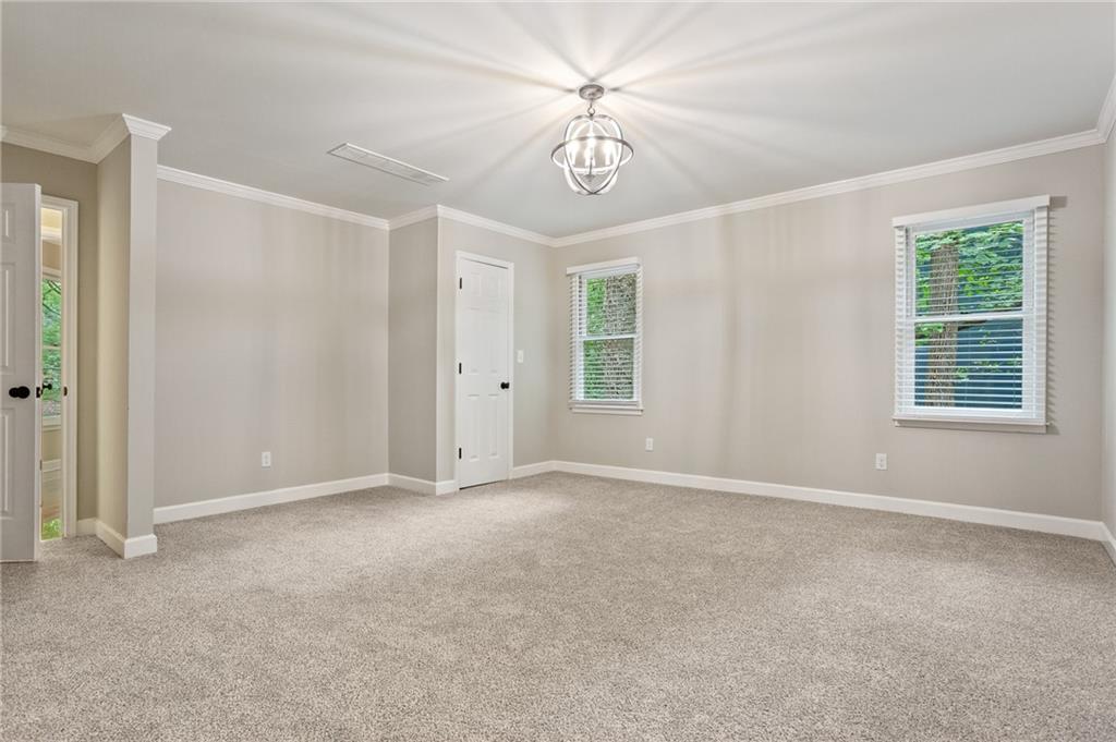 1183 Woods Circle NE