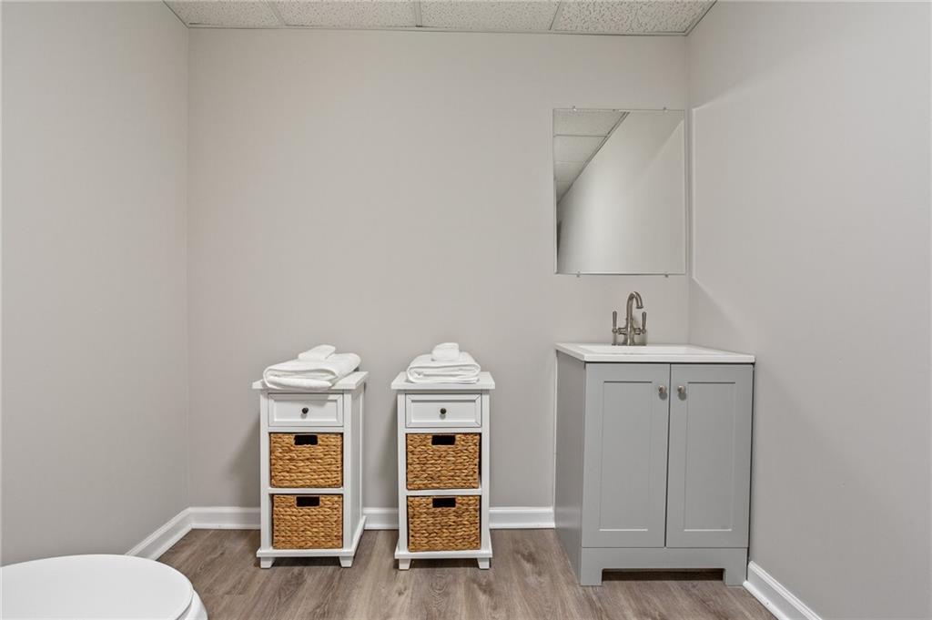 1183 Woods Circle NE