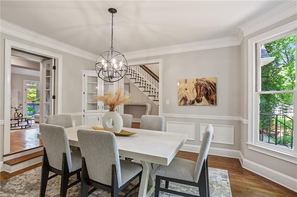 1183 Woods Circle NE