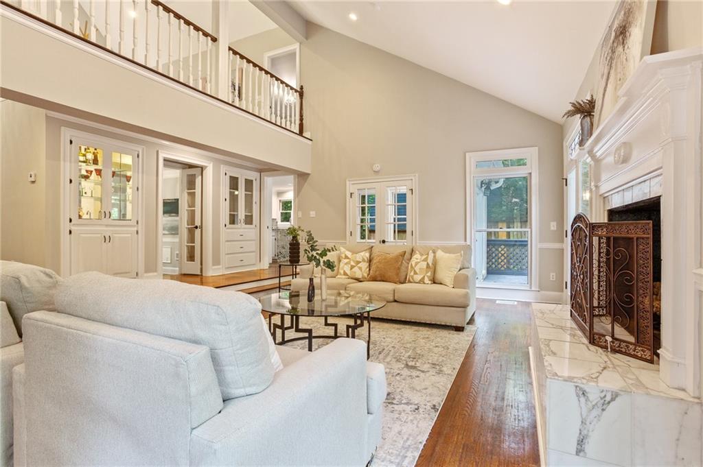 1183 Woods Circle NE