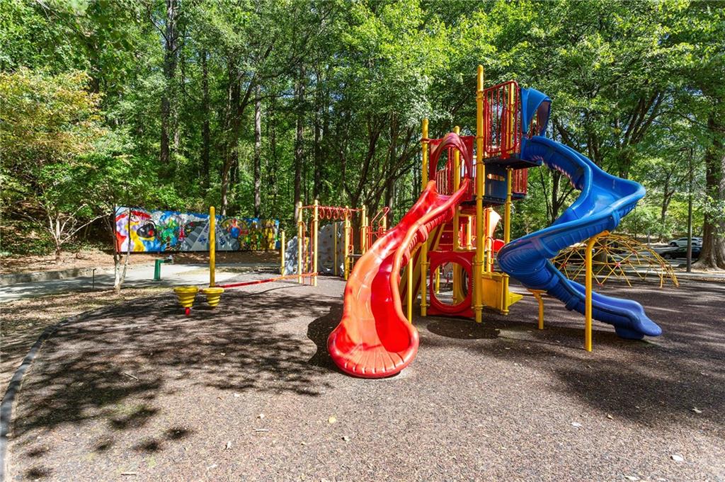 1183 Woods Circle NE