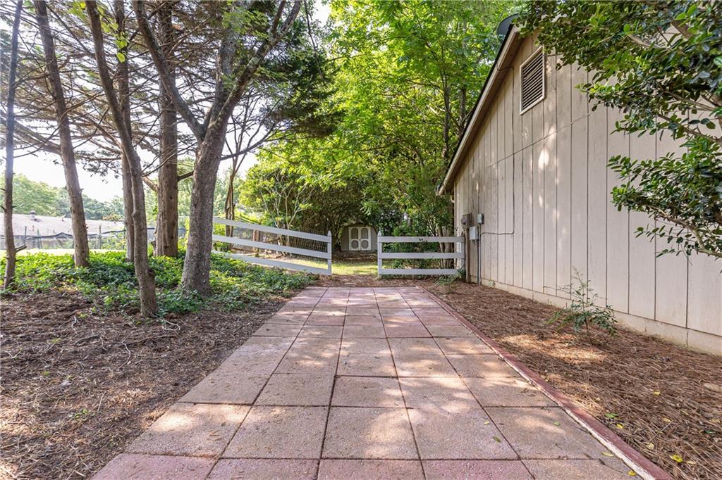 2753 Fireside Court SE