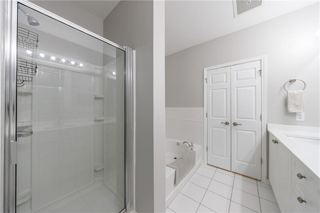 3150 Woodwalk Drive SE Unit 2204