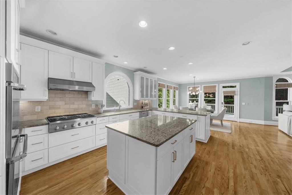 745 Glengate Place