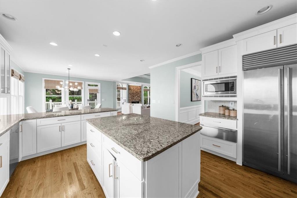 745 Glengate Place