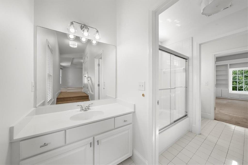 745 Glengate Place