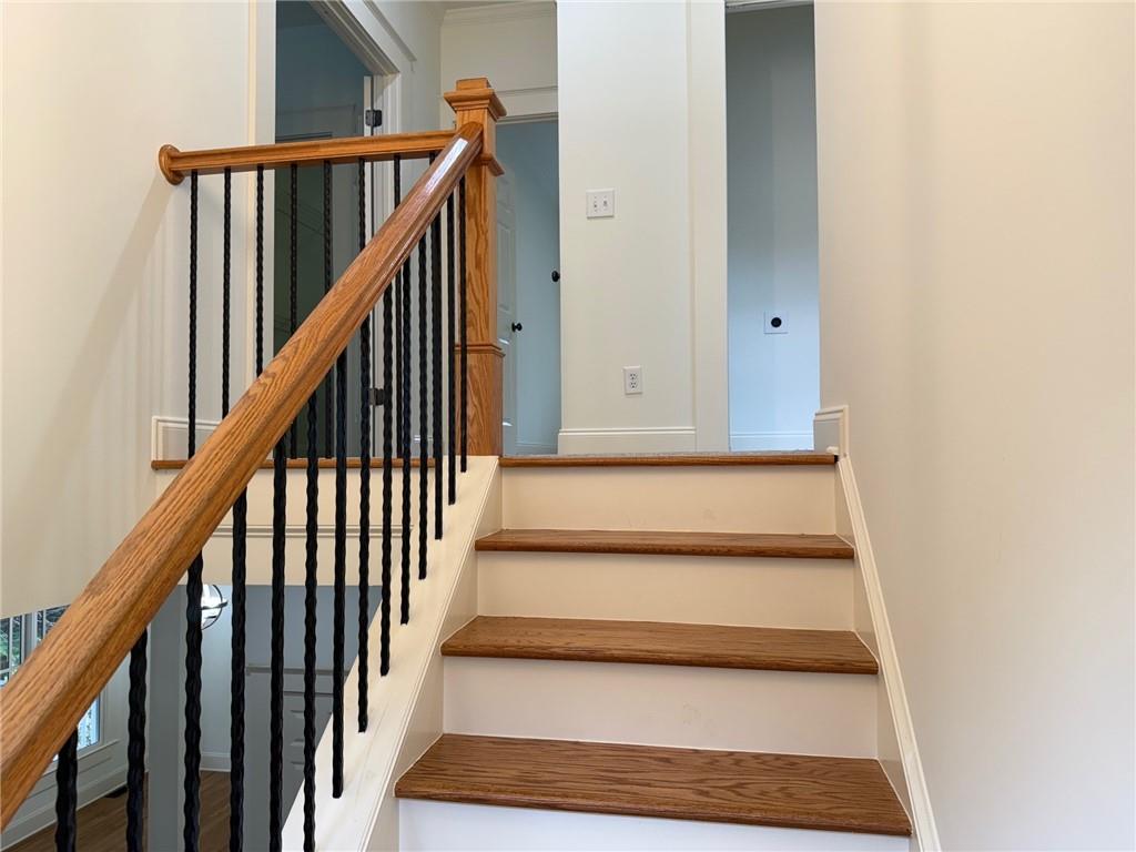 2552 White Oak Drive
