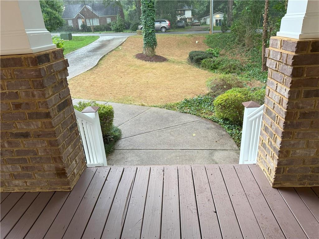 2552 White Oak Drive