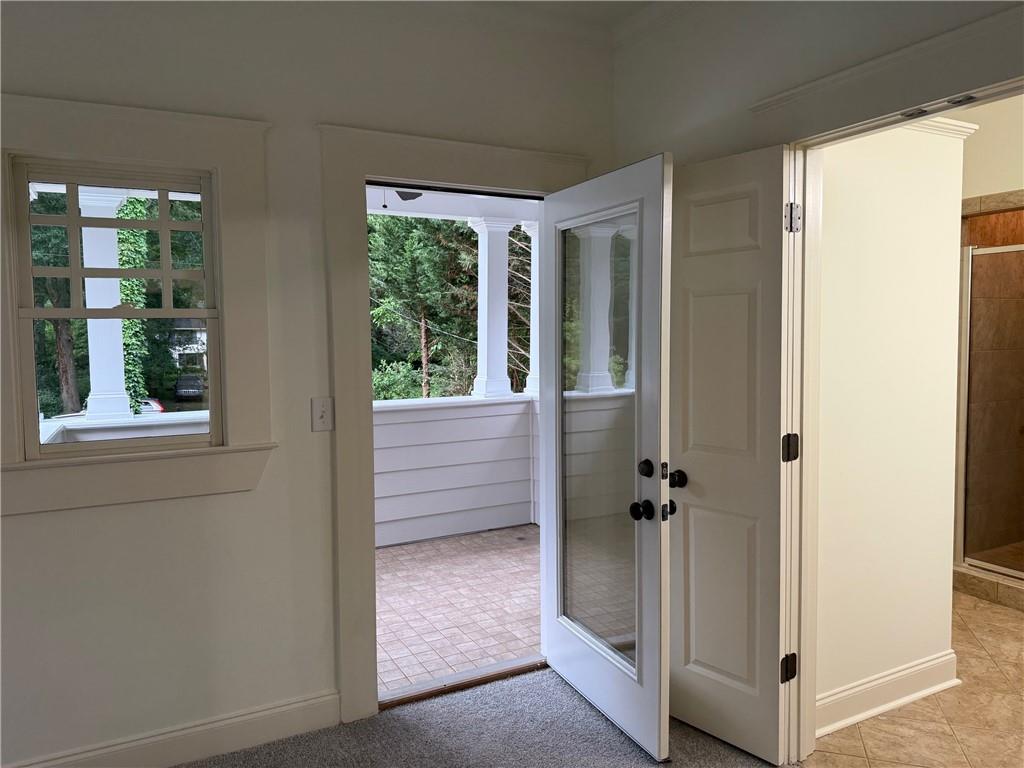 2552 White Oak Drive