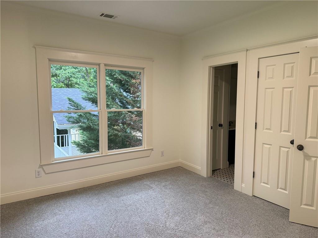 2552 White Oak Drive