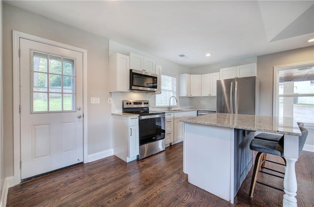 2646 Rockcliff Road SE