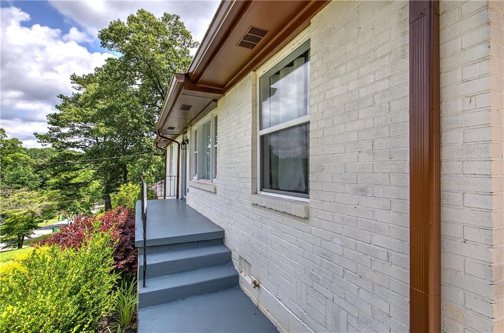 2646 Rockcliff Road SE