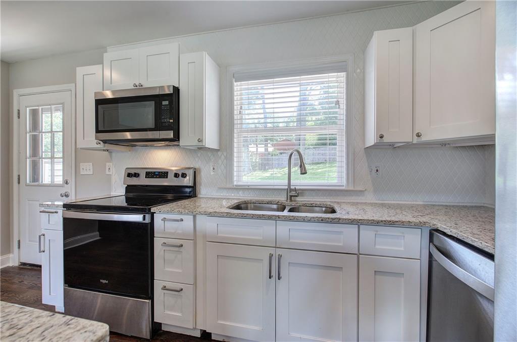 2646 Rockcliff Road SE