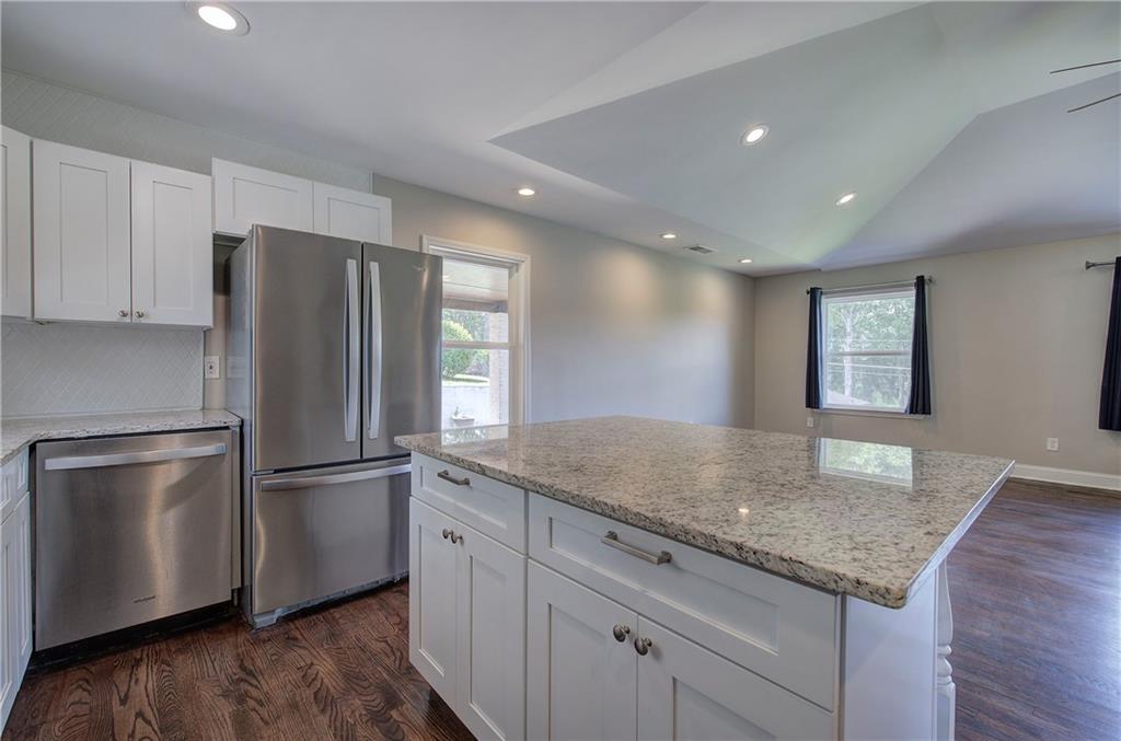 2646 Rockcliff Road SE