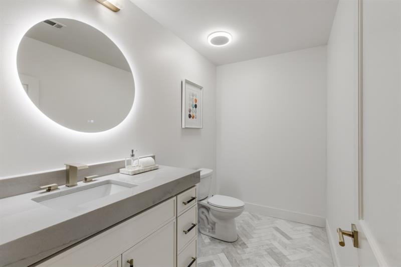 2795 Peachtree Road Unit 1305