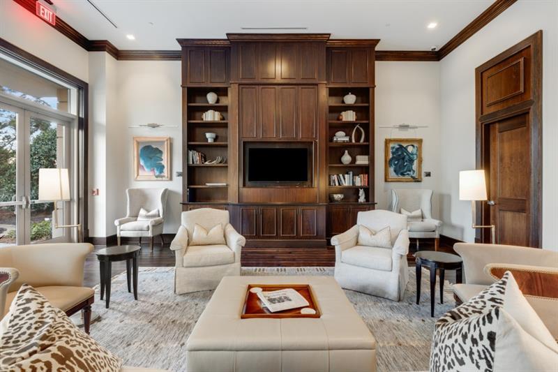 2795 Peachtree Road Unit 1305