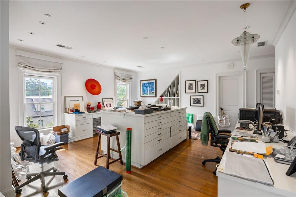 92 Old Ivy Road NE Unit 6