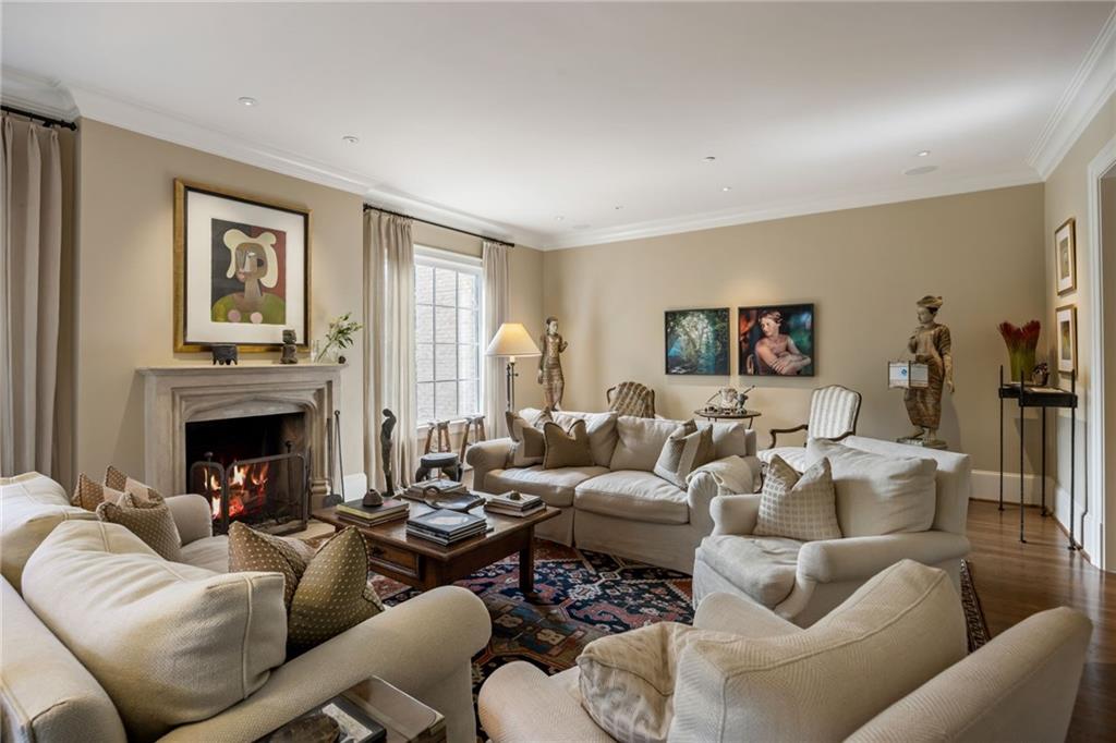 92 Old Ivy Road NE Unit 6