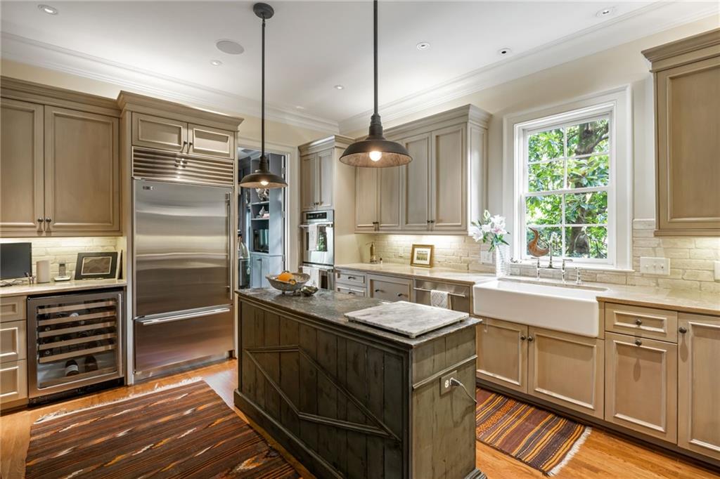 92 Old Ivy Road NE Unit 6